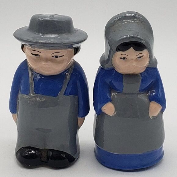 Signed Vintage 1984 Amish Blue Grey Man & Woman Ceramic Salt & Pepper Shaker Set - Picture 5 of 11
